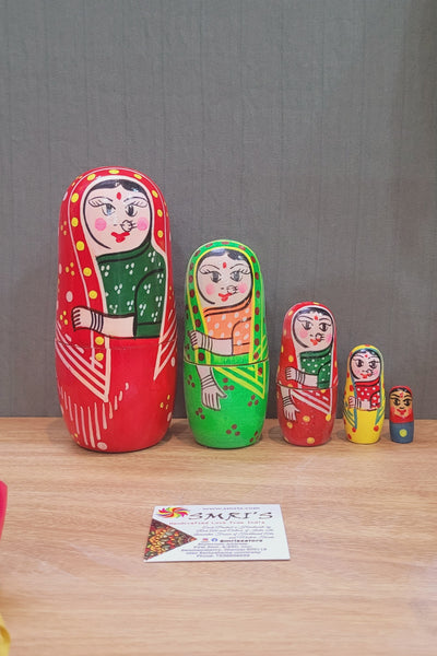 Wooden 5 in 1 Red Nesting doll Set