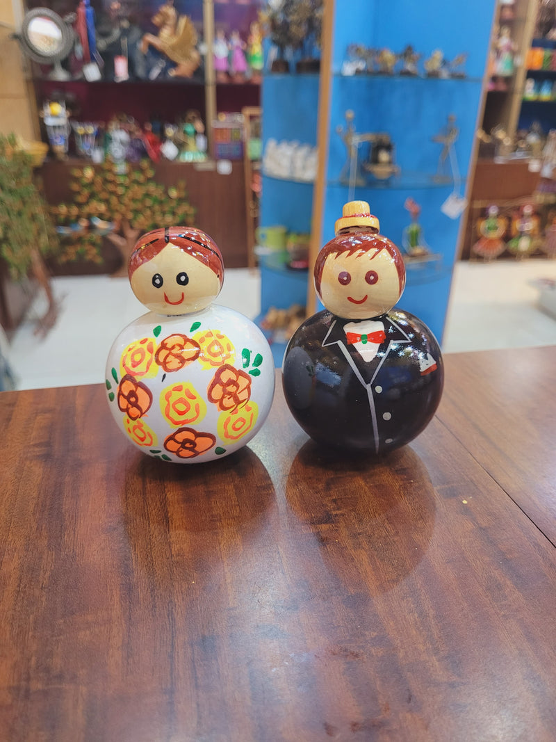 Wooden Balancing doll Cute couple Pair ( 4 H * 2.5 L * 2.5 W) inches show piece