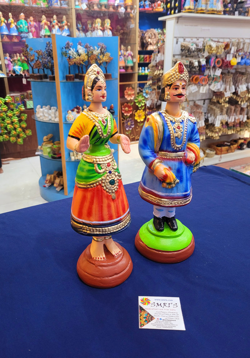 Thanjavur Dancing dolls Raja Rani dolls Thalayatti bommai bommalu bommarilu Tanjore dolls