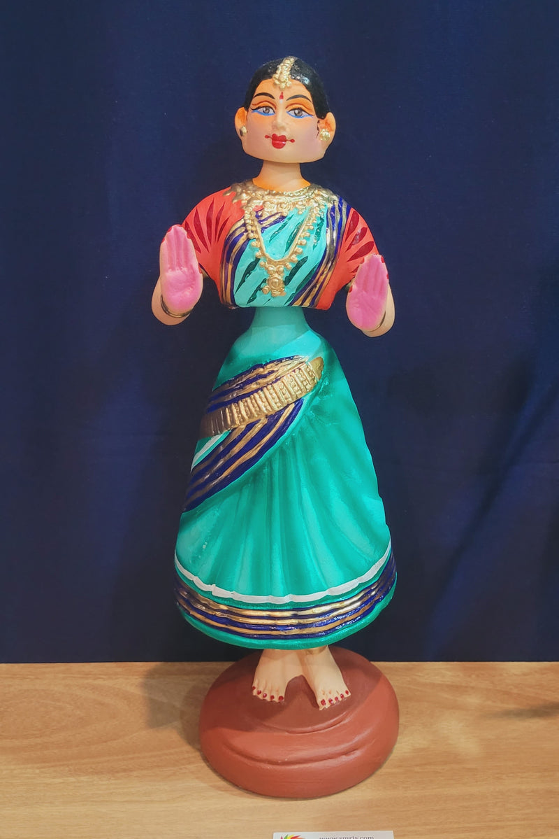 Tanjore dolls Thanjavur Thalayatti Bommai Traditional Dancing Doll