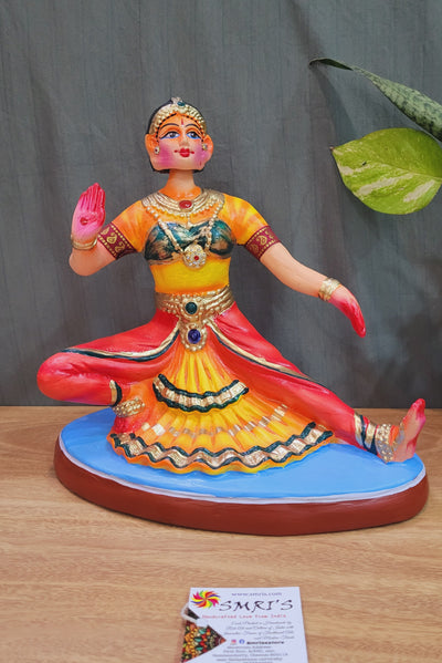 Dancing Doll Paper Mache Thanjavur Thalayattu Bommai