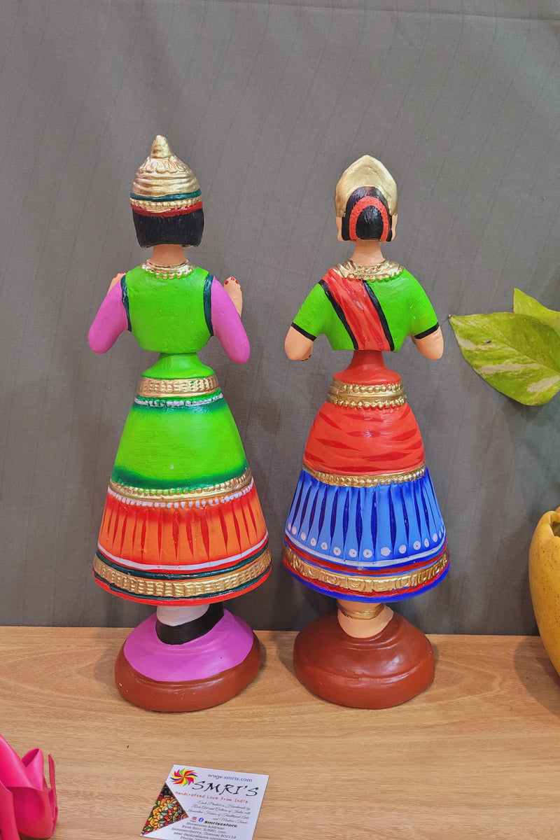 Raja Rani Dancing Doll 14 inch new Green with Red Thalayatti Bommai Tanjore Dancing Doll Show piece Table Decor papermache ( 14 H * 4 L * 4 W ) Inches