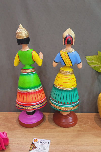 Raja Rani Dancing Doll 14 inch new Green with Yellow Thanjavur Thalayatti Bommai Tanjore Dancing Doll Show piece Table Decor papermache ( 14 H * 4 L * 4 W ) Inches